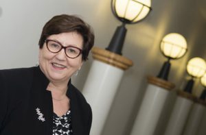 Pirkko käy hammaslääkärissä Tallinnassa.