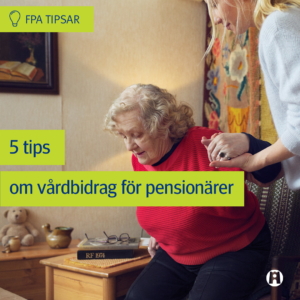 Stock Photo. Flickan hjälper mormor att stå upp från stolen.