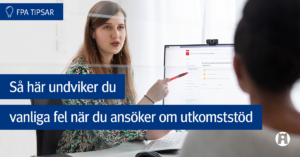 Stock photo. En anställd på FPA pratar med kunden.