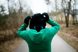 Rauni på promenad.